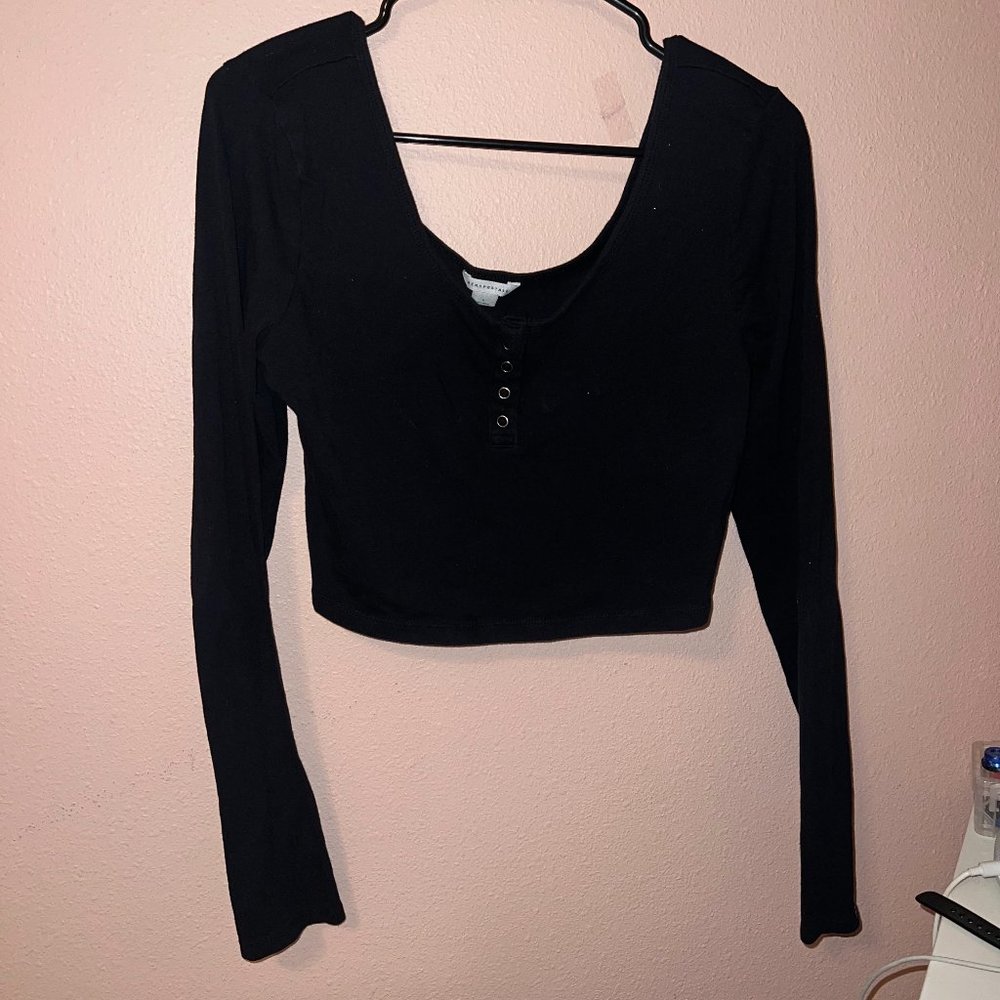 AEROPOSTALE cropped long sleeve black shirt